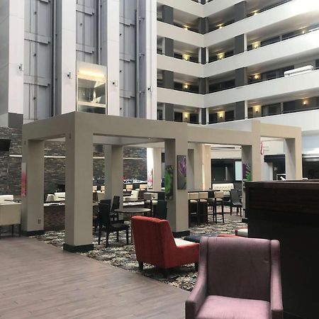 Hotel Ramada By Wyndham Southfield Esterno foto