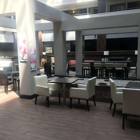Hotel Ramada By Wyndham Southfield Esterno foto