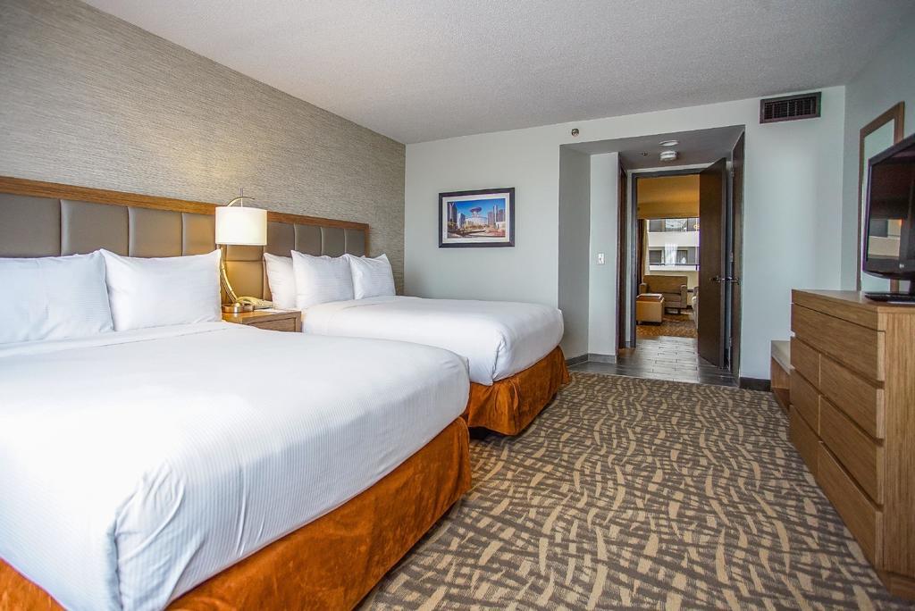 Hotel Ramada By Wyndham Southfield Esterno foto