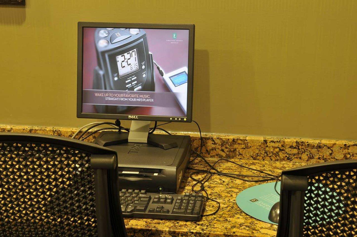 Hotel Ramada By Wyndham Southfield Esterno foto