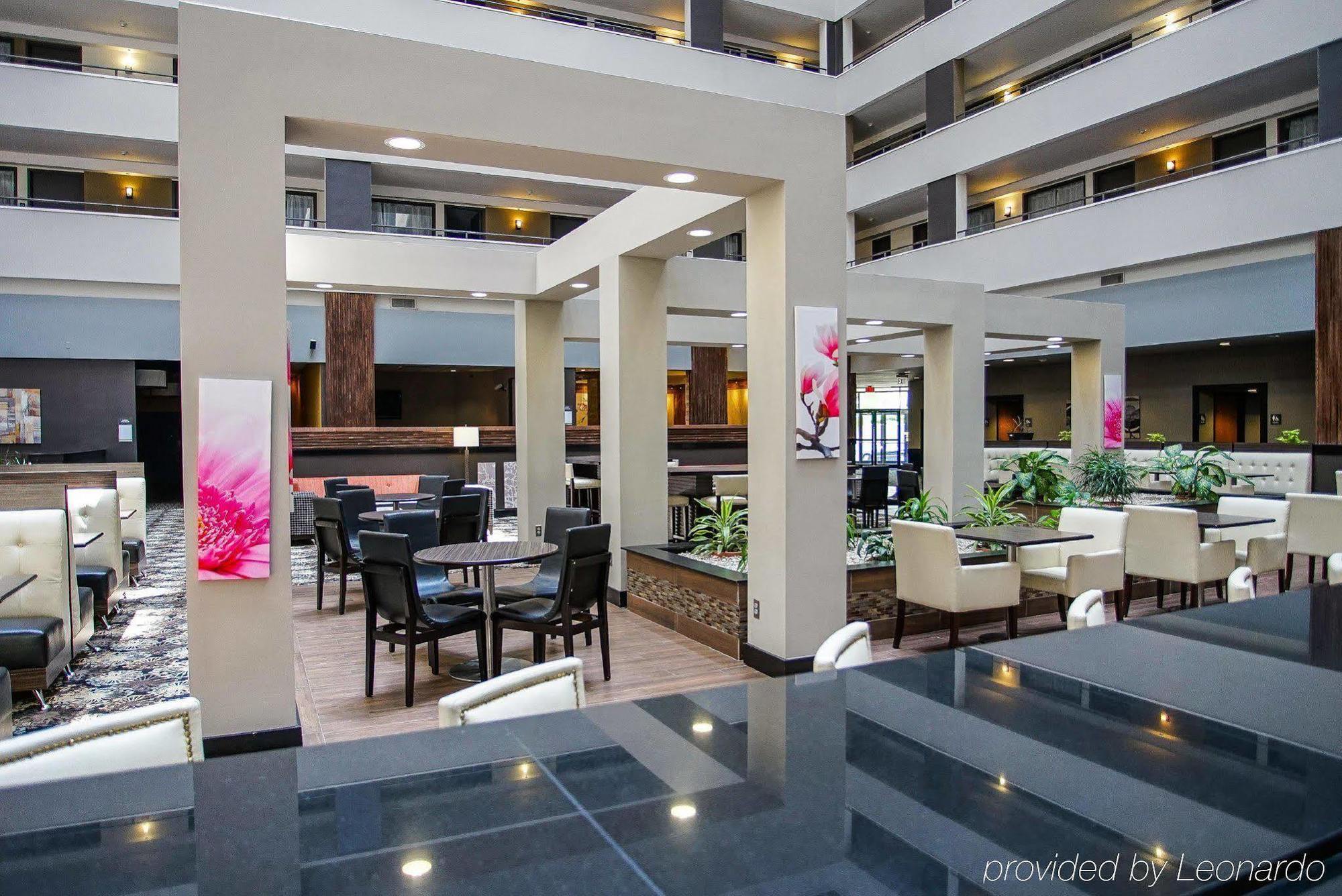 Hotel Ramada By Wyndham Southfield Esterno foto