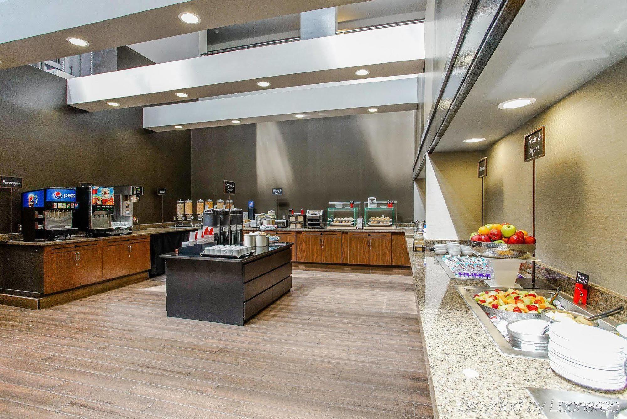 Hotel Ramada By Wyndham Southfield Esterno foto