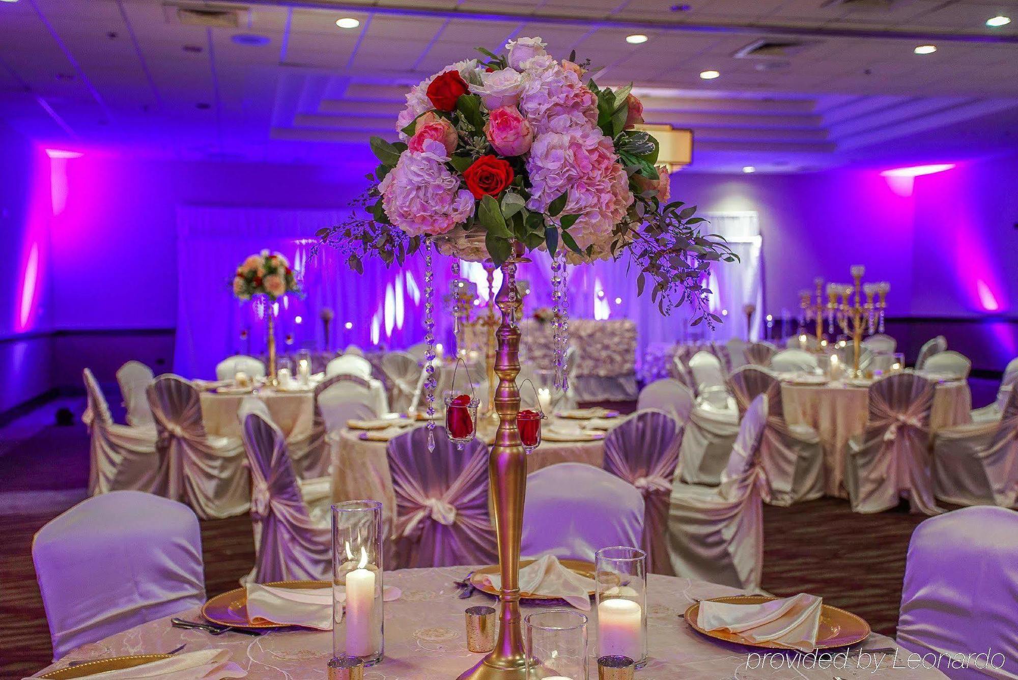 Hotel Ramada By Wyndham Southfield Esterno foto