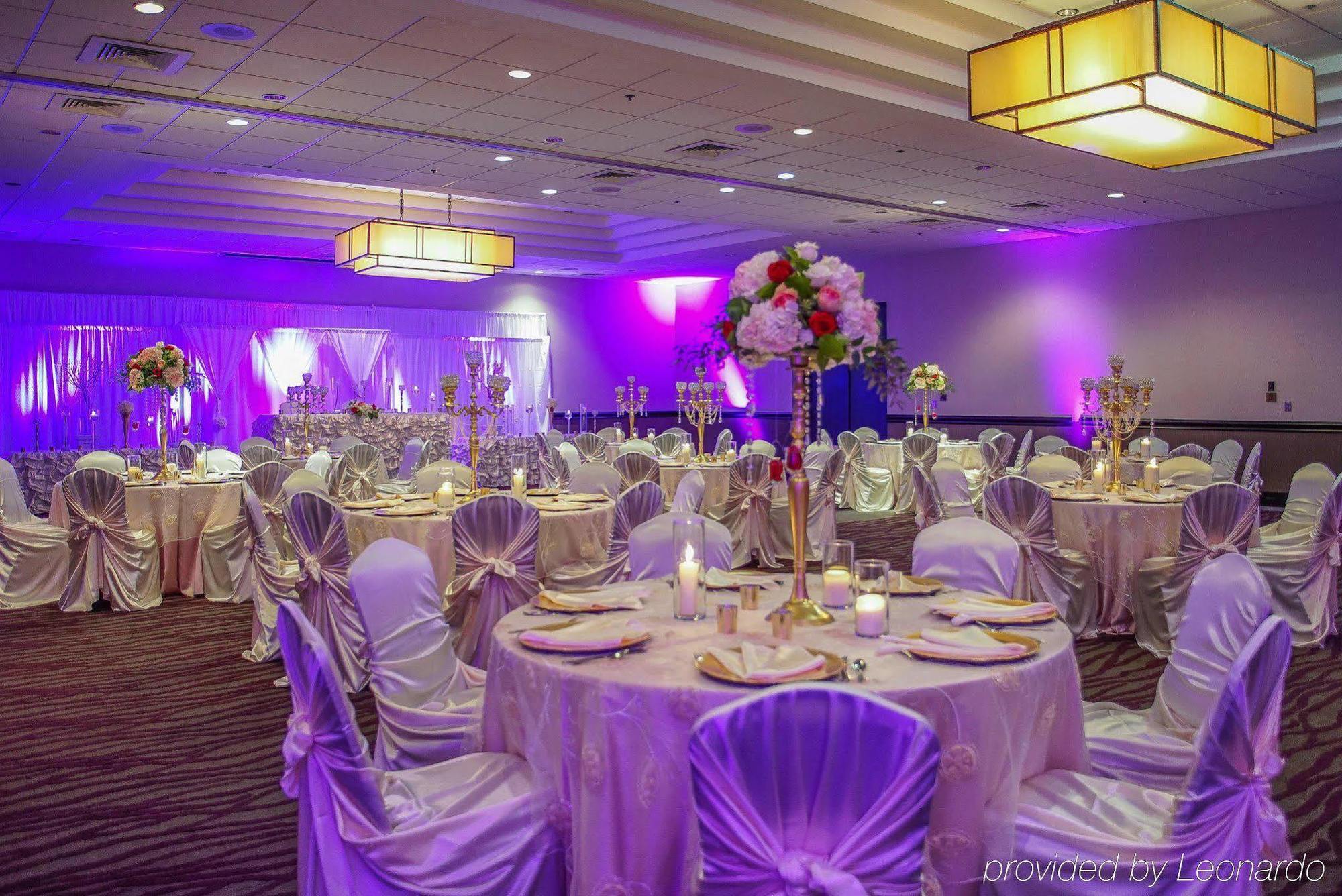 Hotel Ramada By Wyndham Southfield Esterno foto