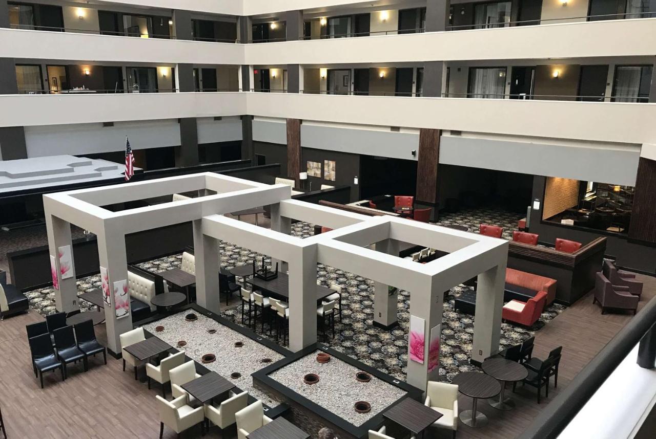 Hotel Ramada By Wyndham Southfield Esterno foto